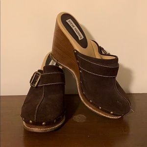 Steve Madden clogs
